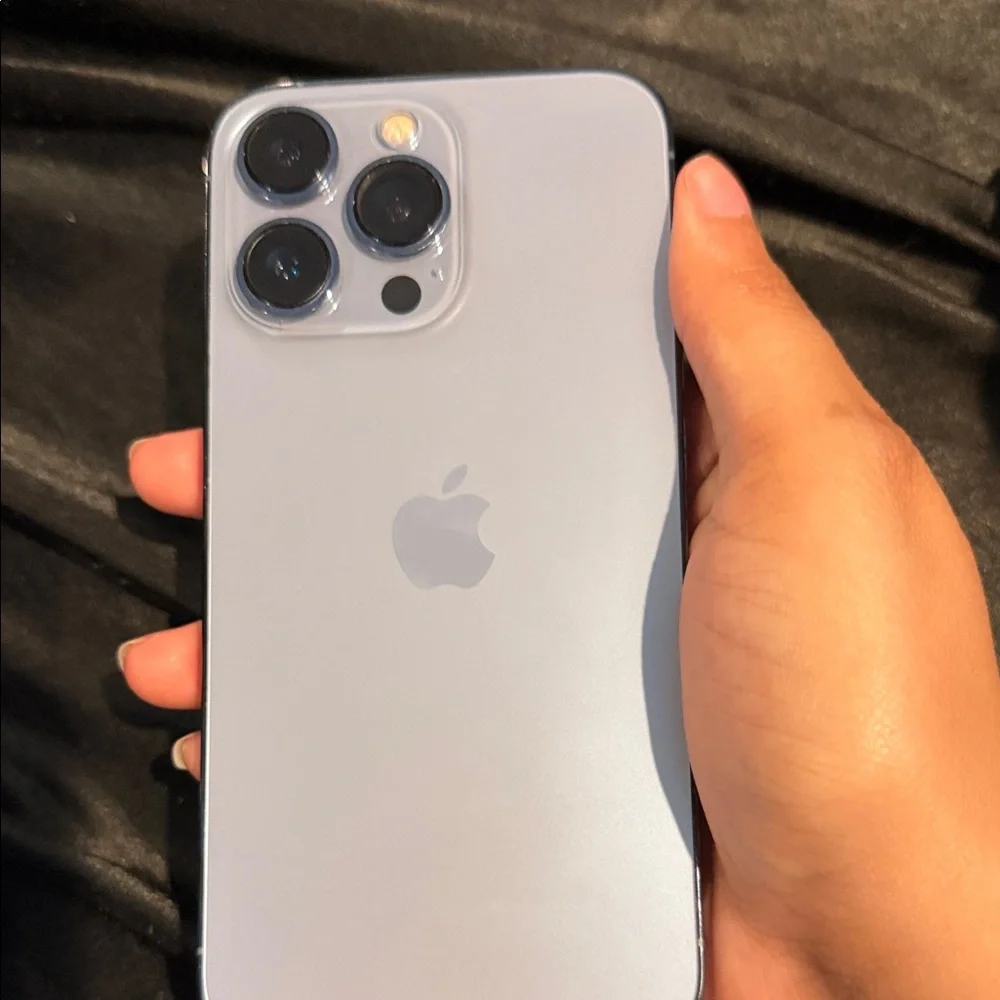 Apple iPhone 13 Pro in Midnight Blue